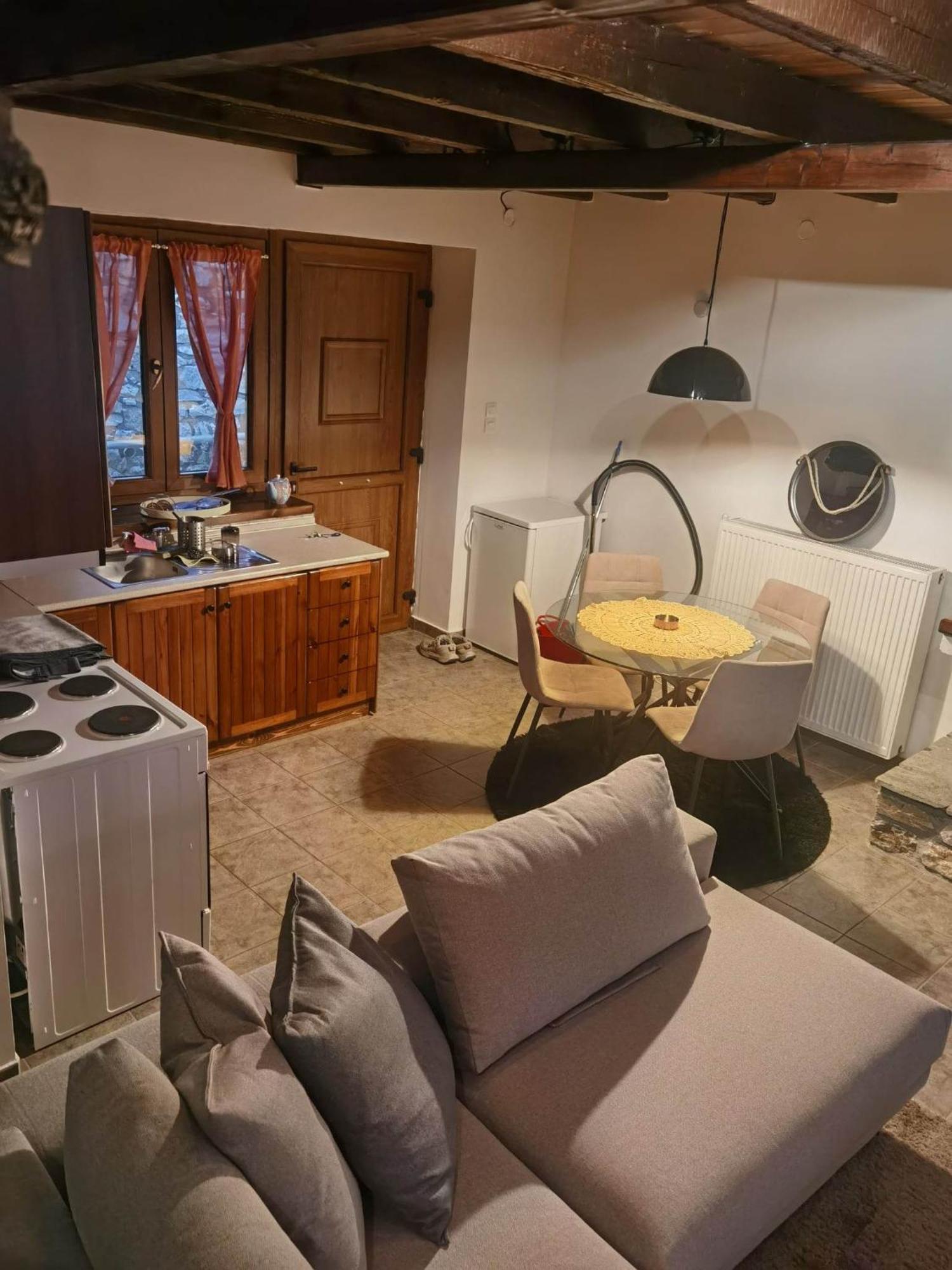 Traditional Stone Cottage In Palio Elatohori Buitenkant foto