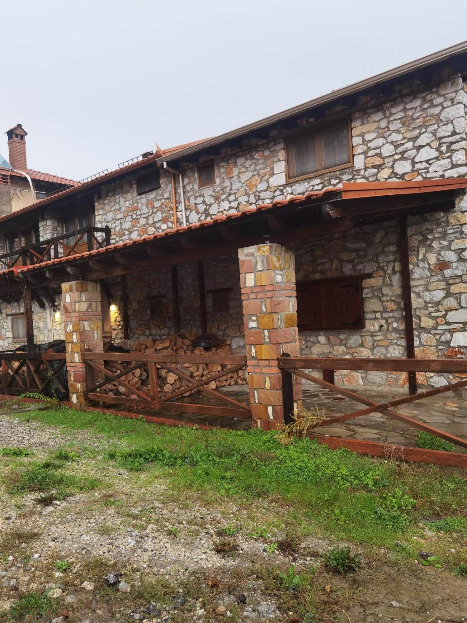 Traditional Stone Cottage In Palio Elatohori Buitenkant foto